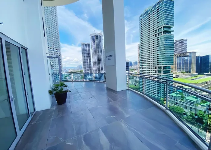 The Residences At Acqua 4* Manila